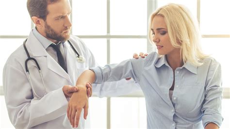 what is a physiatrist doctor.